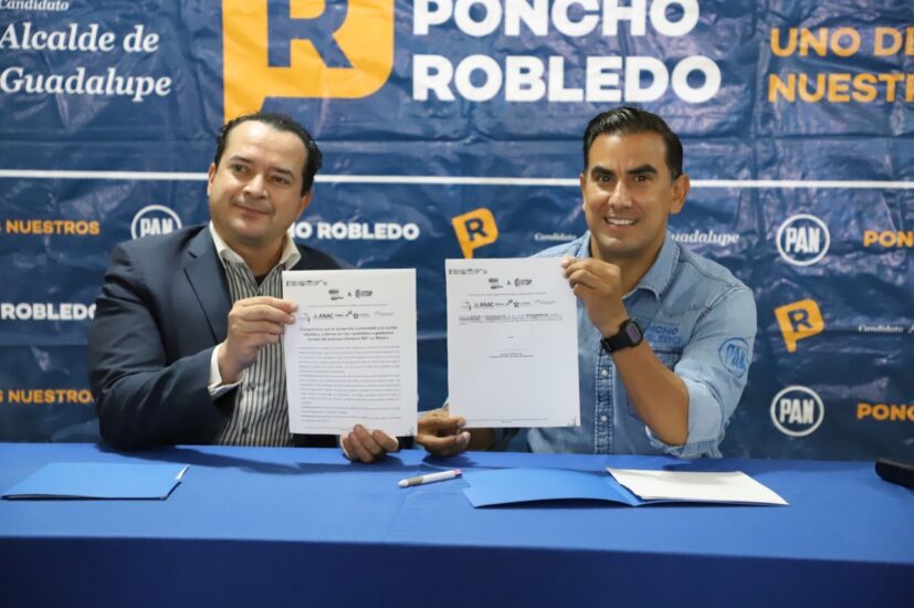 Firma del compromiso por el Desarrollo Sustentable y la Acción Climática del candidato Alfonso Robledo en Guadalupe, Nuevo León, México.