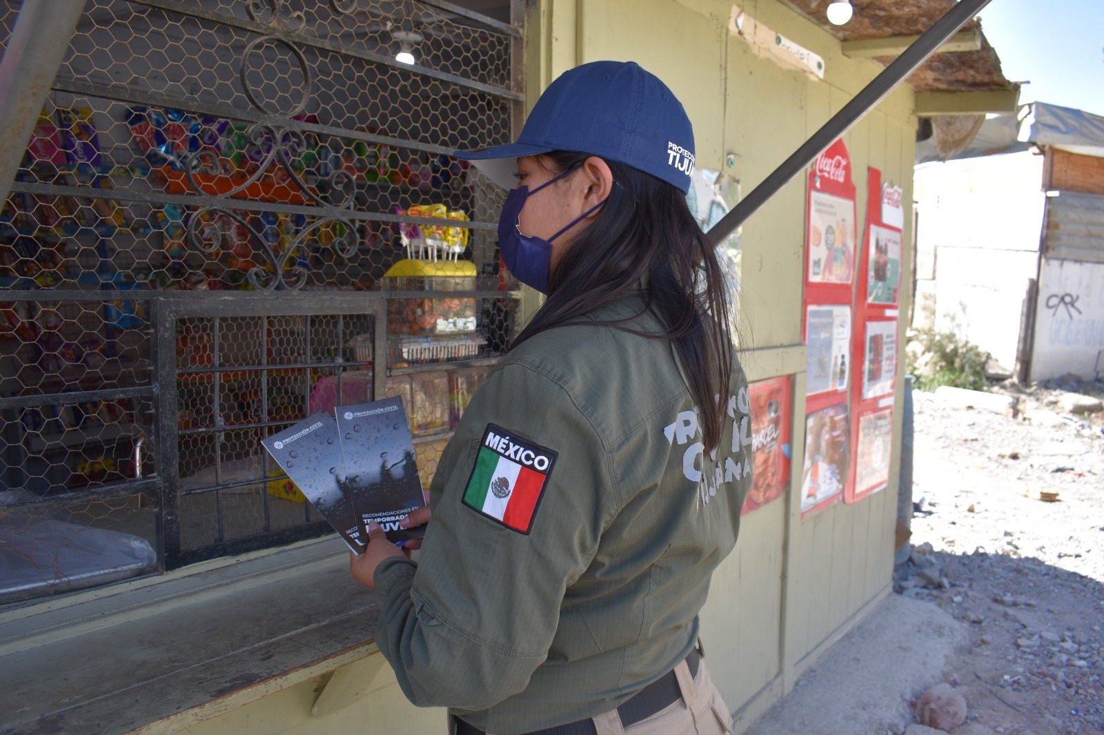 Implan Tijuana - Protección Civil reparte folletos